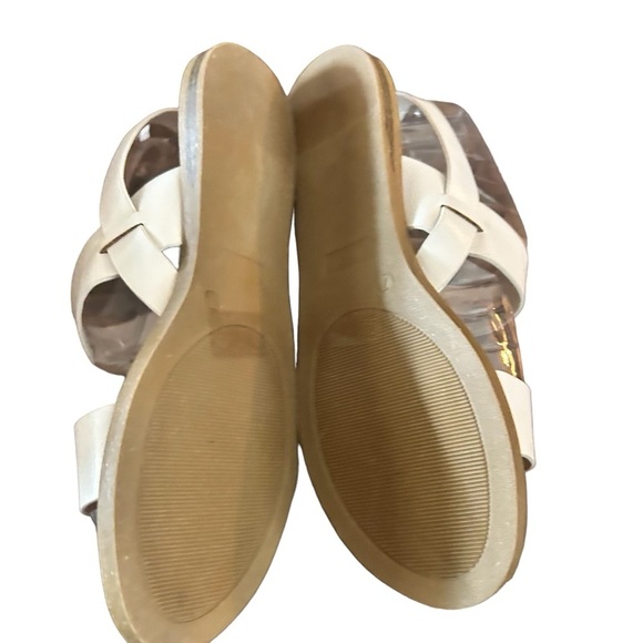 Journee Collection Lavine White Sandal Size 7 - Picture 10 of 11